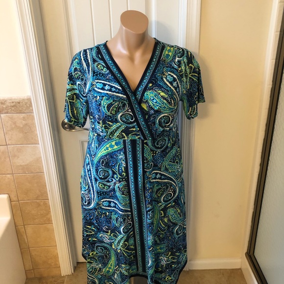 Dress - Picture 7 of 7